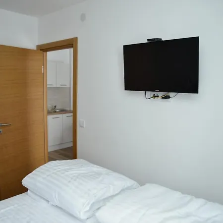 Kraljevi Cardaci Cardak Hotel 4*